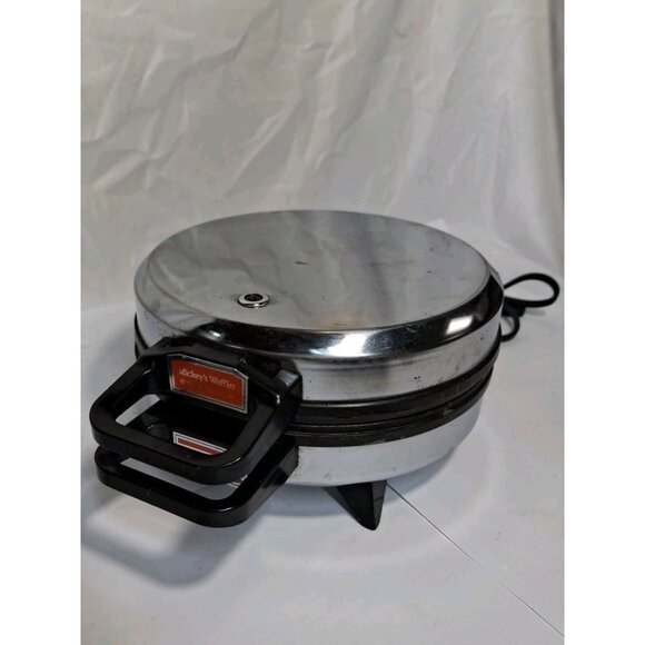 Disney Vitantonio Mickey Mouse Vintage Waffle Iron Waffler Works Model 950 - Picture 1 of 11